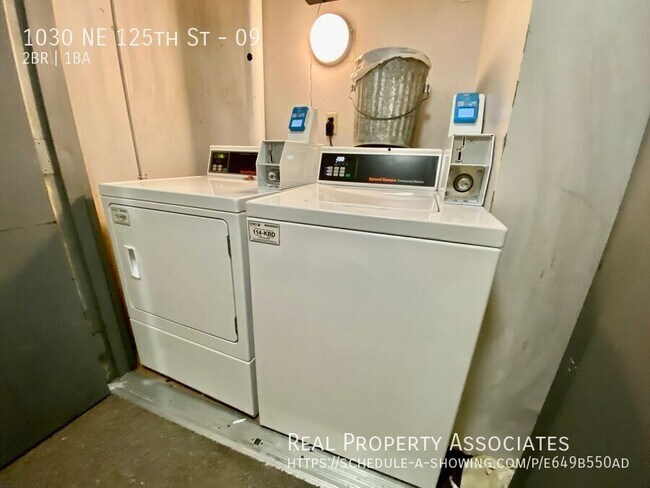 Building Photo - 1030 NE 125th St