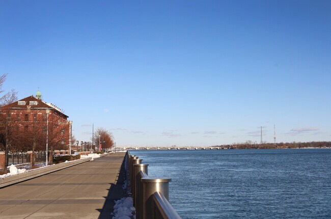 Building Photo - 200 River Place Dr
