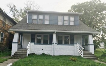 Building Photo - 2922-2924 Ruckle Street