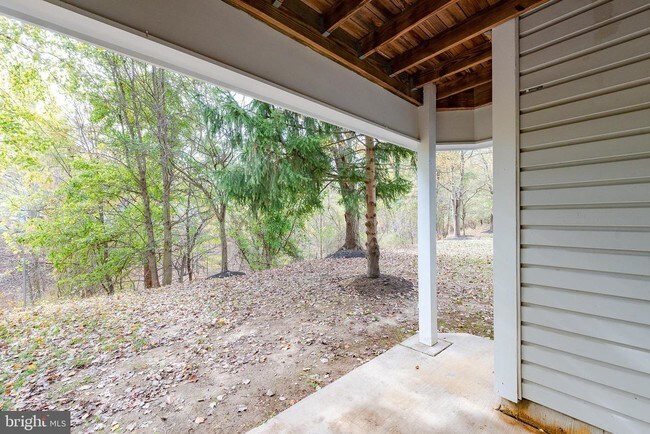 Building Photo - 8352 Montgomery Run Rd