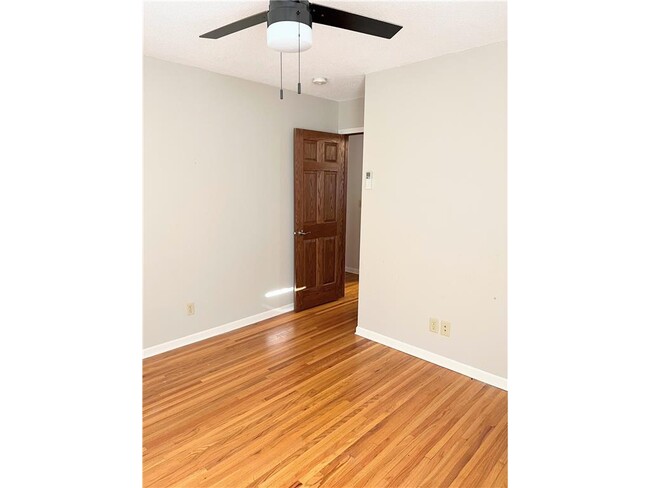 Building Photo - 13709 Country Ln