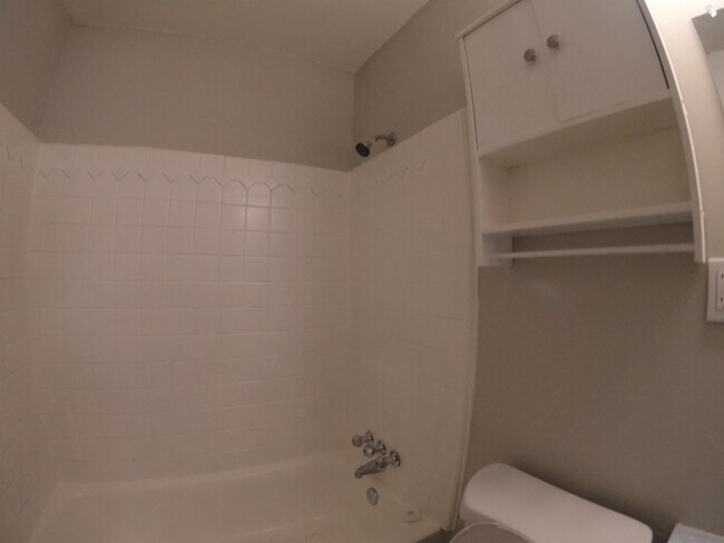 Building Photo - 3256 Suncrest Dr