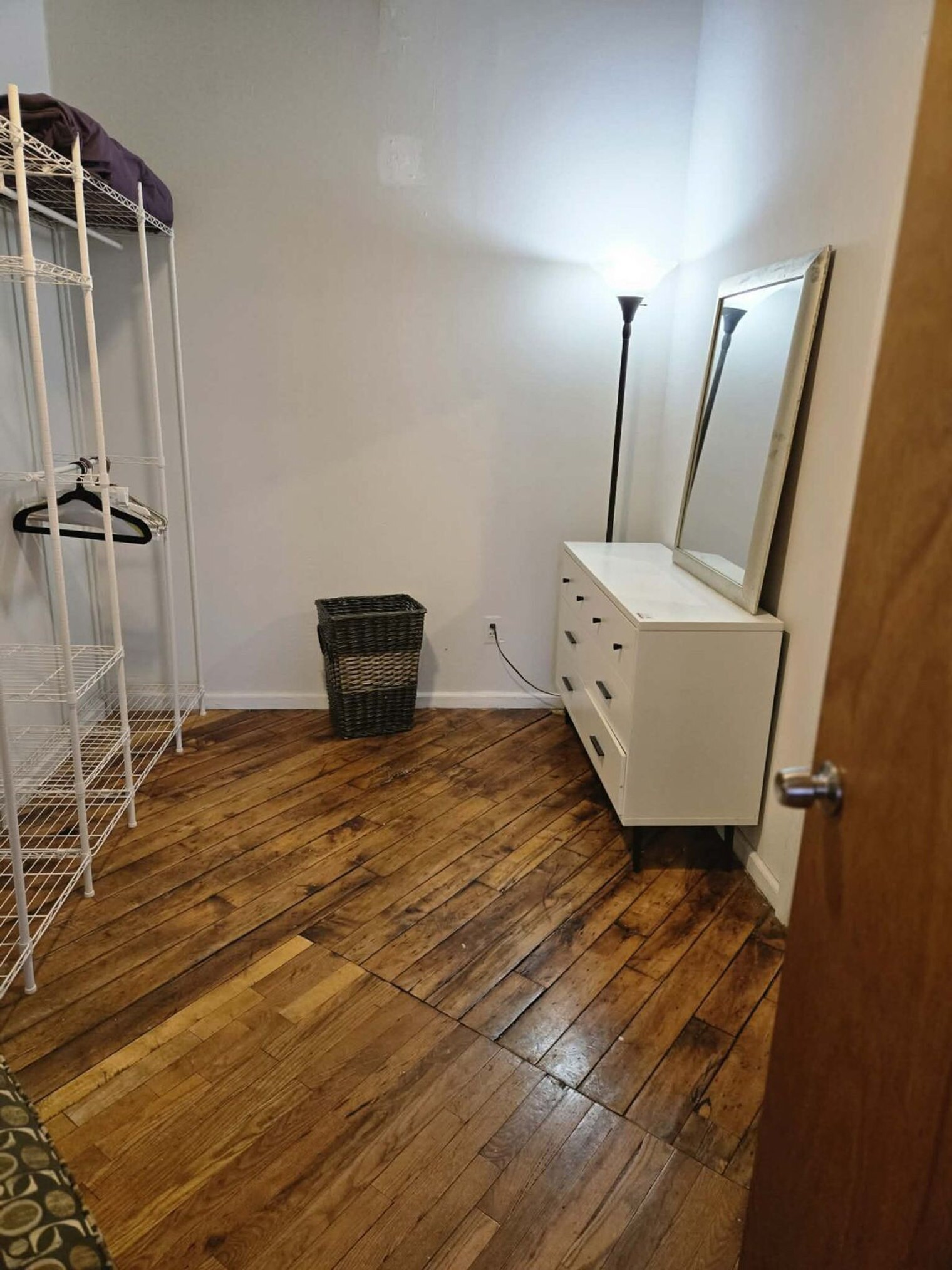 Building Photo - 227 Iron St