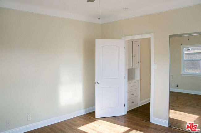 Building Photo - 6071 1/2 Pickford St