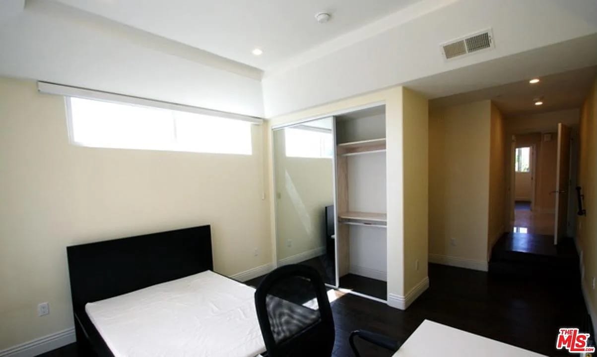 Building Photo - 1834 Euclid St