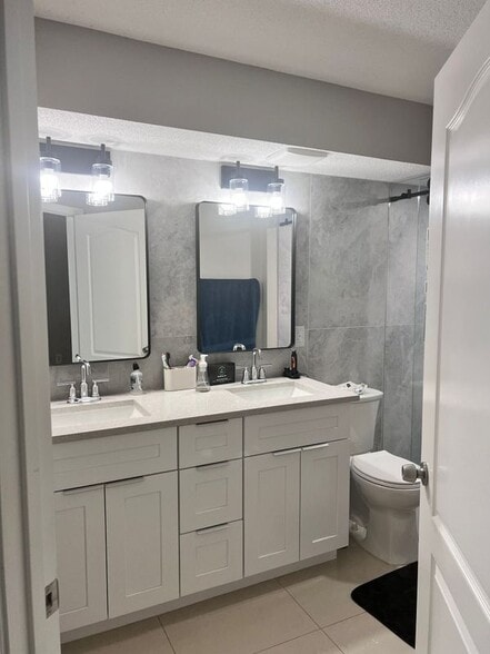 Building Photo - 12220 Wild Iris Way
