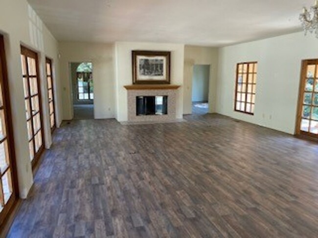 Building Photo - San Benancio Home