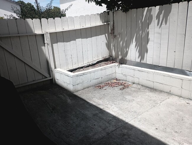 Building Photo - 2BR/1.5BA Condo in the heart of Oceanside