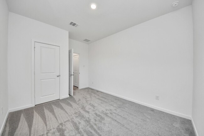 Building Photo - 21811 Tallulah River Dr