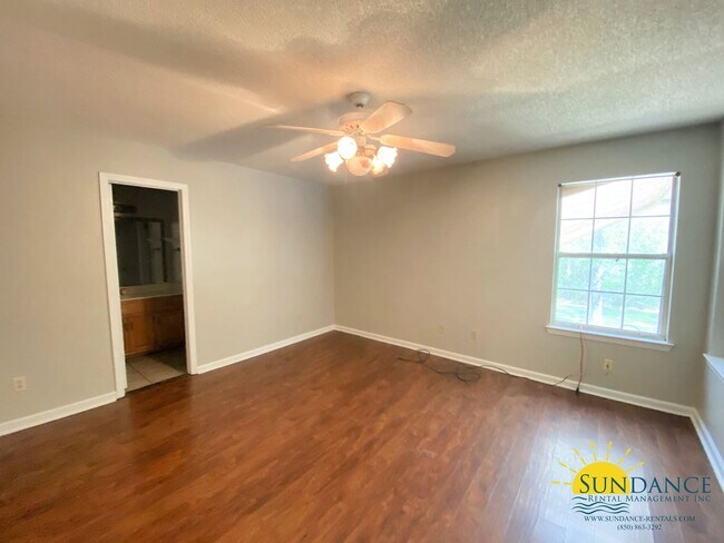 Building Photo - Beautiful 4 Bedroom Home in Crestview