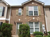 Building Photo - Three Bedroom Town Home, Total Electric