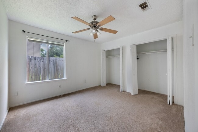 Building Photo - 16830 Spruce Run Dr