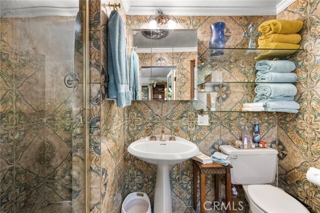 Building Photo - 486 Holly St