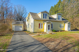 Building Photo - 650 Malta Ave
