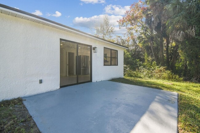 Building Photo - 16107 Sea Pines Dr