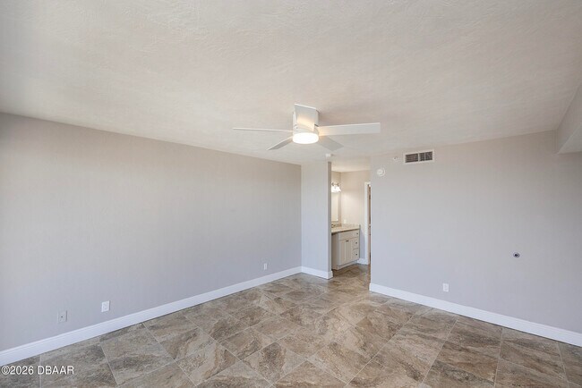 Building Photo - 2545 S Atlantic Ave