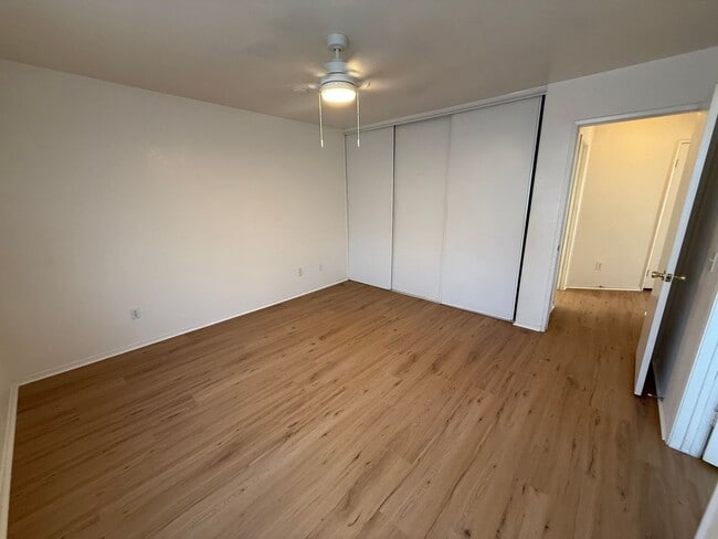 Building Photo - Victorville- Refurbished 2 Bedrooms 2 Bathrooms, New Laminate Floors