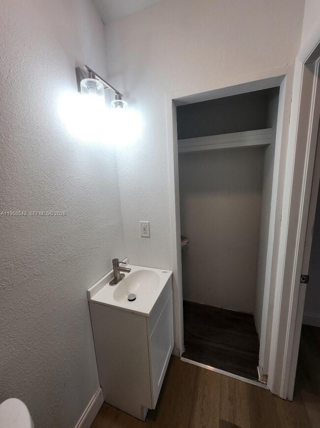 Building Photo - 4222 Hibiscus Cir