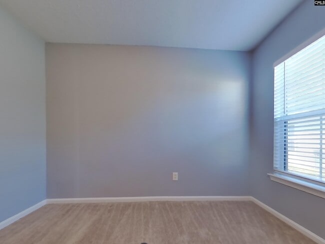 Building Photo - 156 Springway Dr