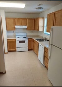 Building Photo - 40 Cerise Ln