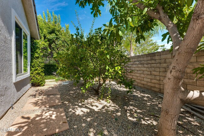 Building Photo - 406 Granite Hills St