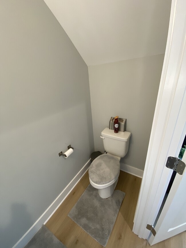 Building Photo - 140 Sunburst Villa Dr