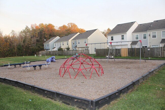 Building Photo - 102 Chesterfield Ln