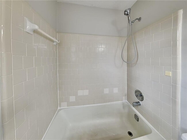 Building Photo - 410 Rill Crest Ct