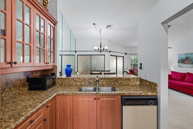 Building Photo - 13526 Fountain View Blvd