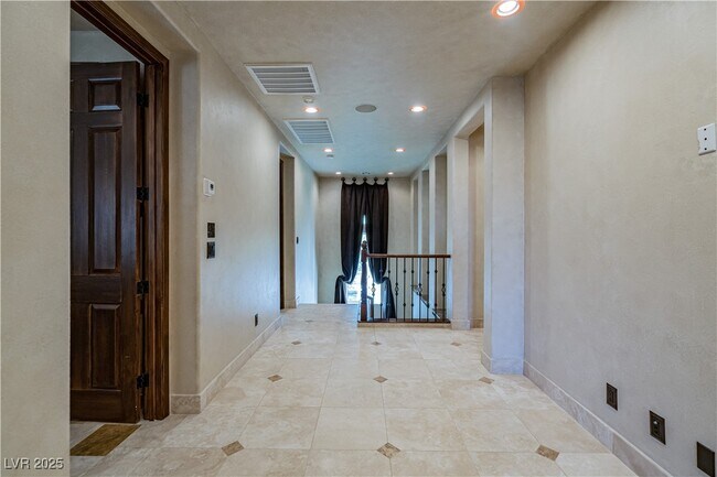 Building Photo - 1423 Foothills Village Dr