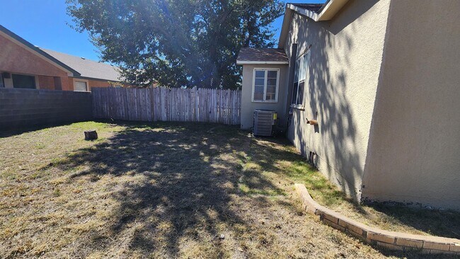 Building Photo - 800 S Elgin Ave