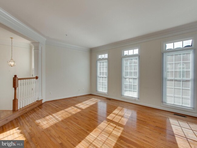 Building Photo - 701 Fitzhugh Way