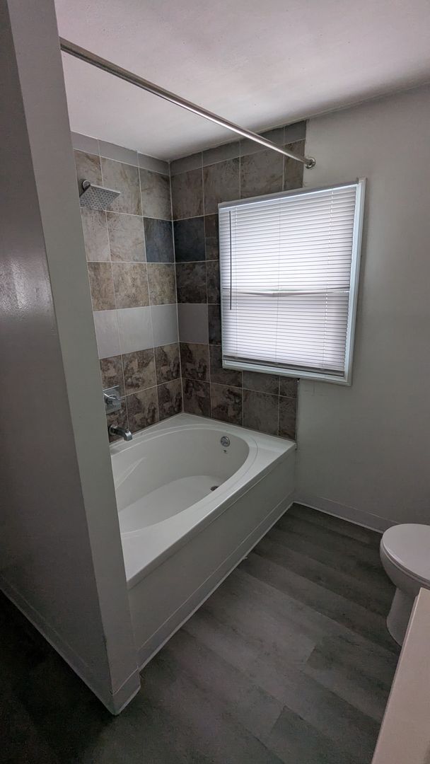 Building Photo - Prime Living: Unmatched Apartment in Canton's Vibrant Community