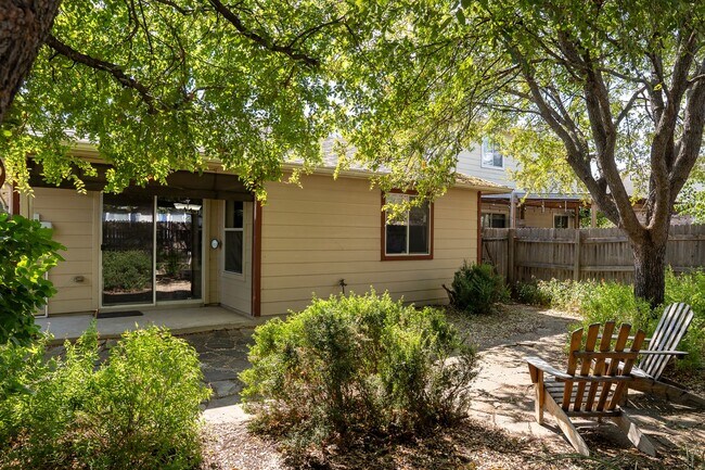 Building Photo - Fully Furnished South Austin Home - Rivers...