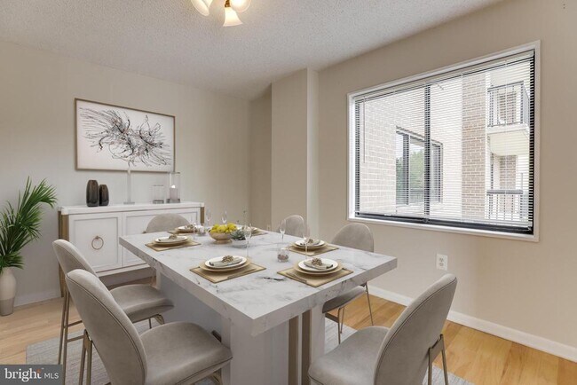 Building Photo - 200 N Pickett St