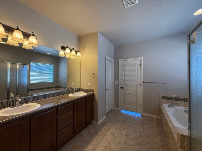 Building Photo - 15834 Kansas Pacific Ct