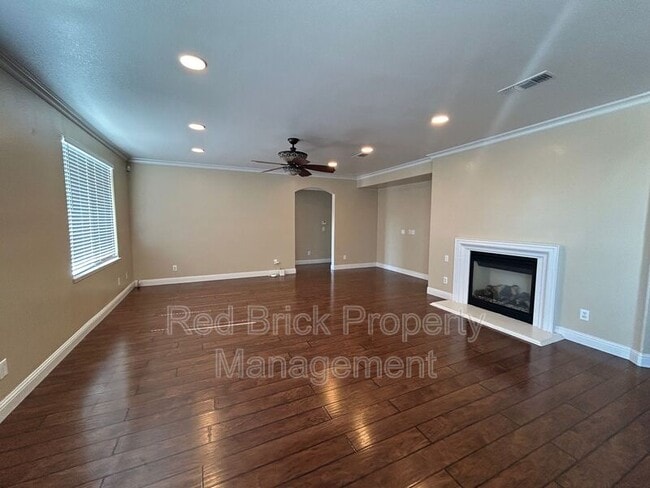 Building Photo - 1522 Fieldcrest Ct