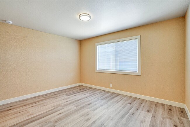 Building Photo - Beautifully Renovated 4 Bedroom Home with 3 Full Bathrooms!