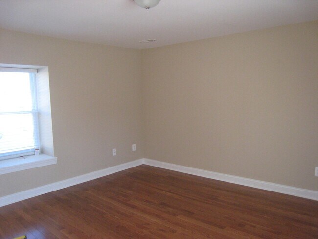 Building Photo - 224 Old York Rd