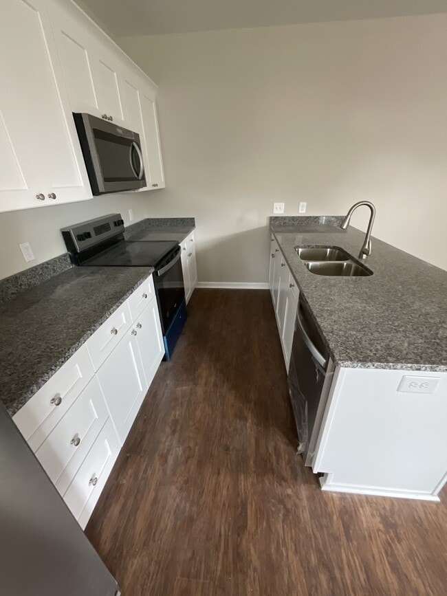 Building Photo - 1015 W C St