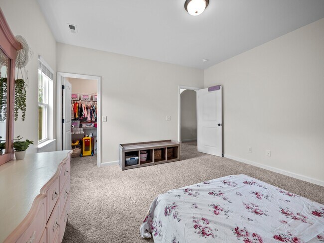 Building Photo - 251 Breakwater Dr