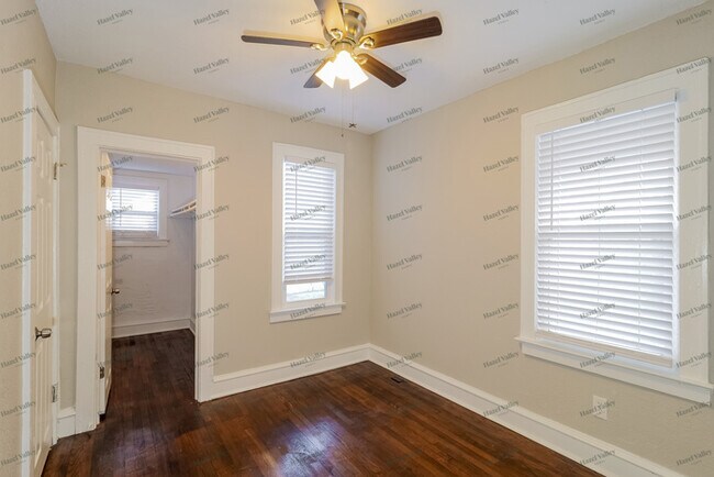 Building Photo - 3936 College Ave