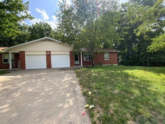 Building Photo - 207-207 Briarcrest Ct