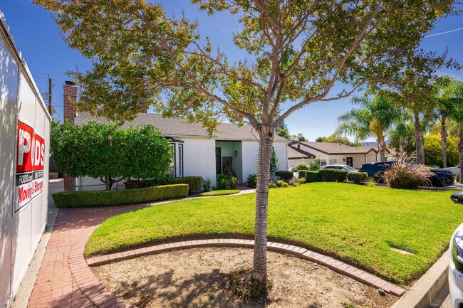 Building Photo - 640 E Valencia Ave