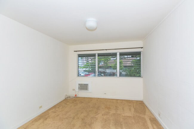 Building Photo - Tropic Garden Townhouse 2b1.5b1pkg