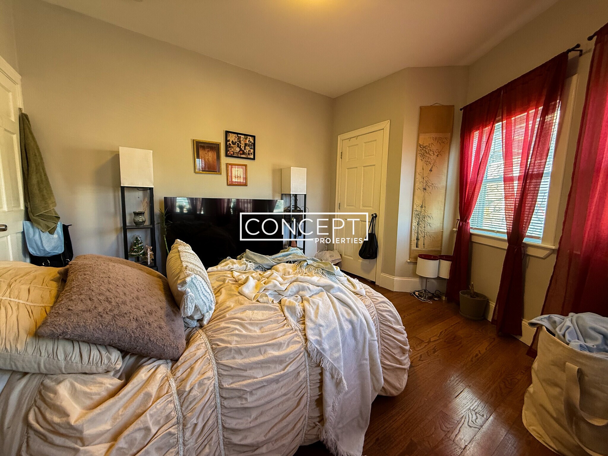 Building Photo - 344 Centre St