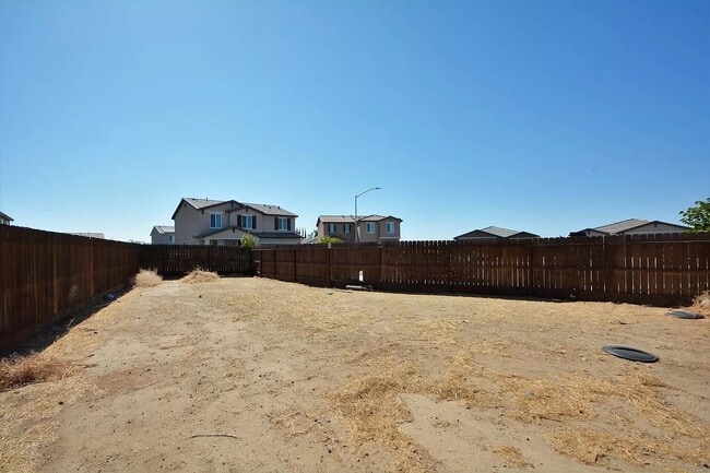 Building Photo - 6856 E Geary St