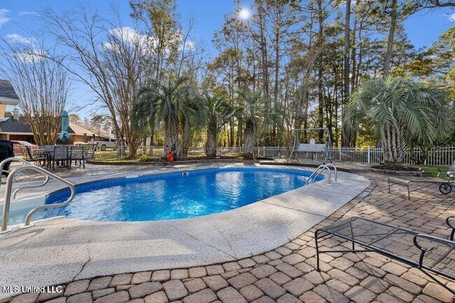 Building Photo - 219 Tantallon Dr