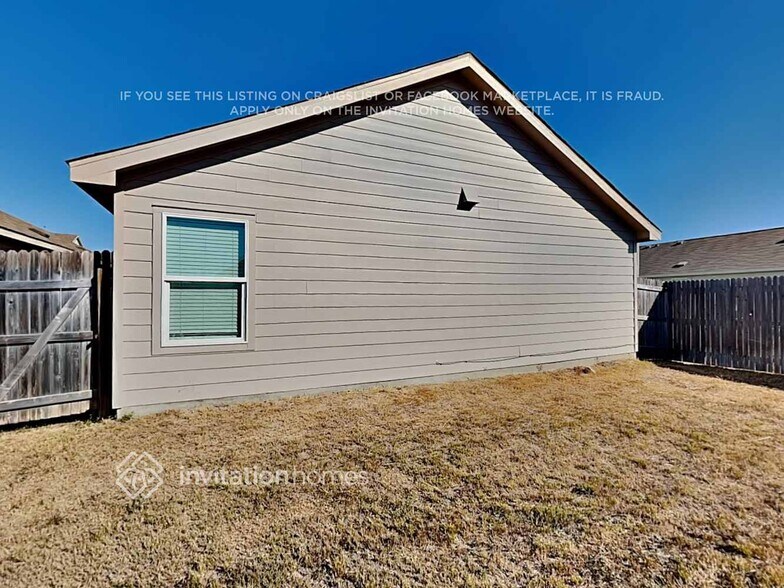 Building Photo - 5933 Antonio Pl