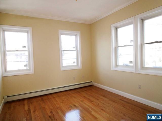 Building Photo - 1576 Anderson Ave